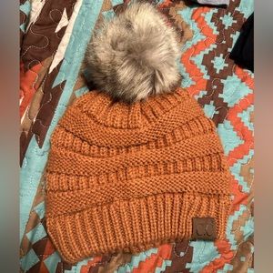 Beanie with fur Pom Pom on top
